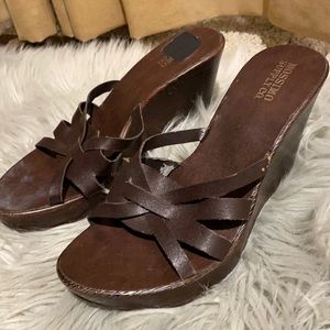 Mossimo size 7 women’s wedge brown leather sandals